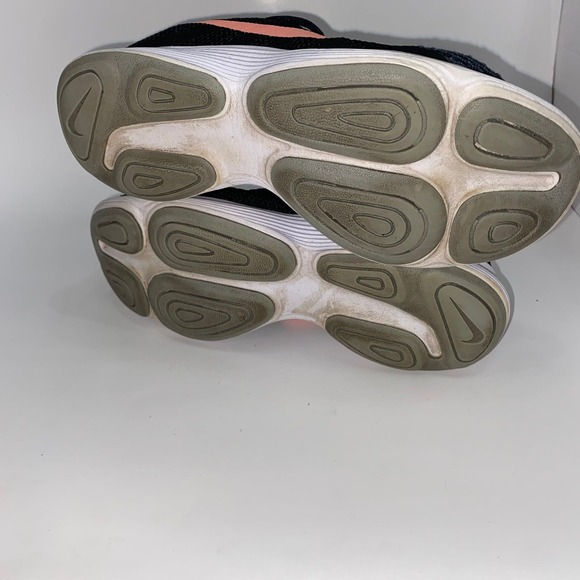 ‎Nike - Picture 4 of 5